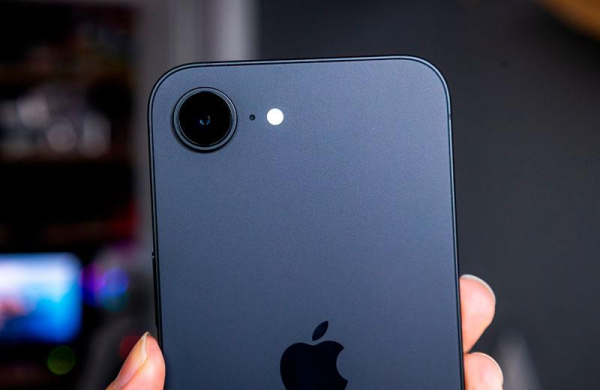 Обзор Apple iPhone 16e: стоит ли покупать самый бюджетный новый айфон Обзор Apple iPhone 16e: стоит ли покупать самый бюджетный новый айфон