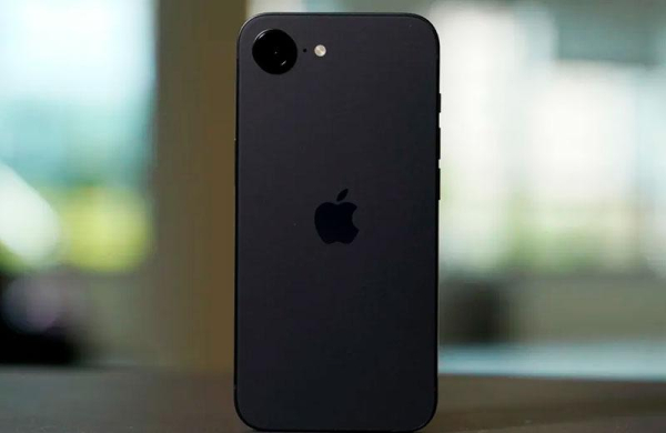 Обзор Apple iPhone 16e: стоит ли покупать самый бюджетный новый айфон Обзор Apple iPhone 16e: стоит ли покупать самый бюджетный новый айфон