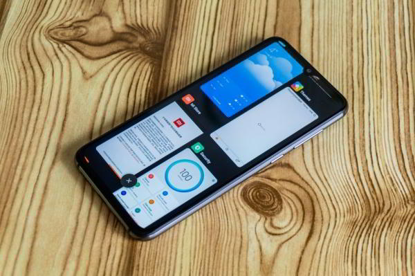 Обзор Xiaomi Mi 9 SE - компактный и немного упрощенный флагман Обзор Xiaomi Mi 9 SE - компактный и немного упрощенный флагман