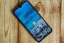 Обзор Xiaomi Mi 9 SE - компактный и немного упрощенный флагман Обзор Xiaomi Mi 9 SE - компактный и немного упрощенный флагман