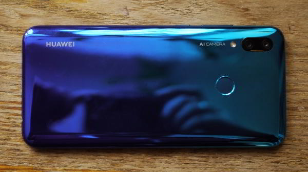 Обзор смартфона Huawei P smart 2019: бюджетник на все руки Обзор смартфона Huawei P smart 2019: бюджетник на все руки