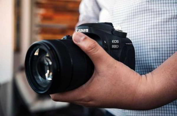 Какую камеру выбрать — зеркальную или беззеркальную? Какую камеру выбрать — зеркальную или беззеркальную?