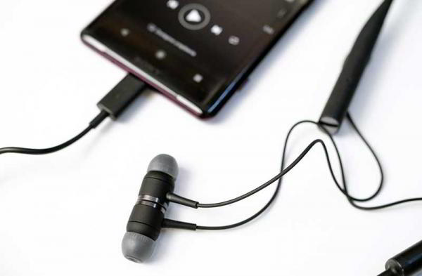 Обзор Sony SBH90C мост между портом и беспроводным будущим Обзор Sony SBH90C мост между портом и беспроводным будущим