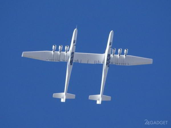 Совершён первый полёт самого большого в мире самолёта (7 фото + 2 видео) Совершён первый полёт самого большого в мире самолёта (7 фото + 2 видео)