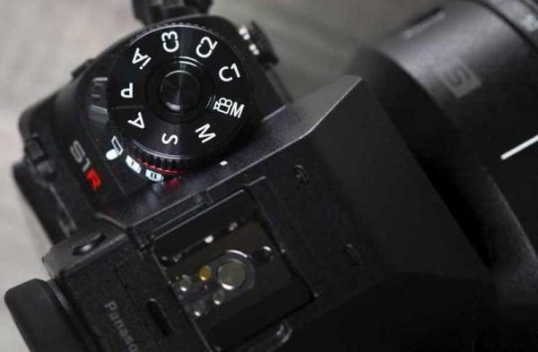 Обзор Panasonic Lumix S1R: полнокадровой камеры с 187-мегапикселями Обзор Panasonic Lumix S1R: полнокадровой камеры с 187-мегапикселями