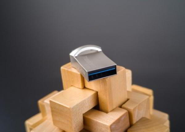 Обзор Transcend JetFlash 890. Самое главное о флешке с USB Type-C Обзор Transcend JetFlash 890. Самое главное о флешке с USB Type-C