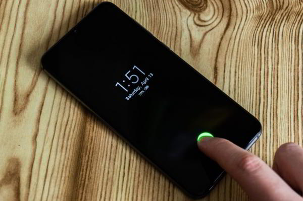 Обзор Xiaomi Mi 9 SE - компактный и немного упрощенный флагман Обзор Xiaomi Mi 9 SE - компактный и немного упрощенный флагман