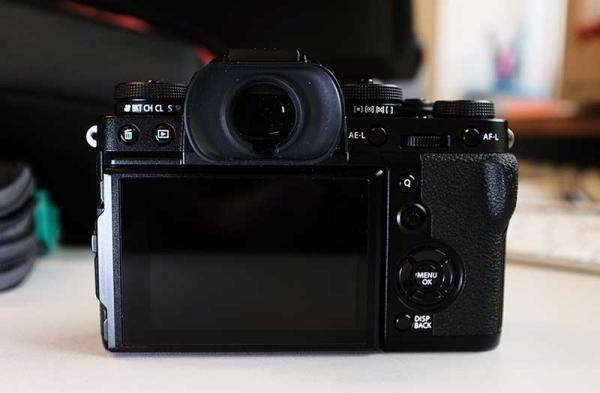 Обзор камеры Fujifilm X-T3: забудьте про полный кадр Обзор камеры Fujifilm X-T3: забудьте про полный кадр