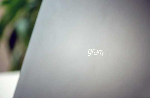 Обзор LG Gram 17: большой и портативный ноутбук для бизнеса Обзор LG Gram 17: большой и портативный ноутбук для бизнеса