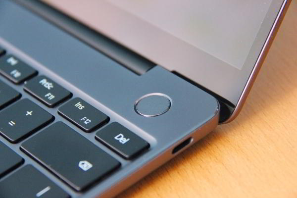 Обзор Huawei MateBook 13: бюджетный брат одного из лучших ноутбуков 2018 года Обзор Huawei MateBook 13: бюджетный брат одного из лучших ноутбуков 2018 года