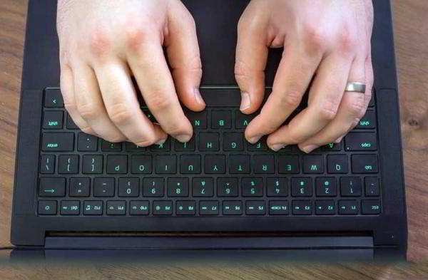 Обзор ноутбука Razer Blade Stealth (2019) ориентированного на мобильность Обзор ноутбука Razer Blade Stealth (2019) ориентированного на мобильность