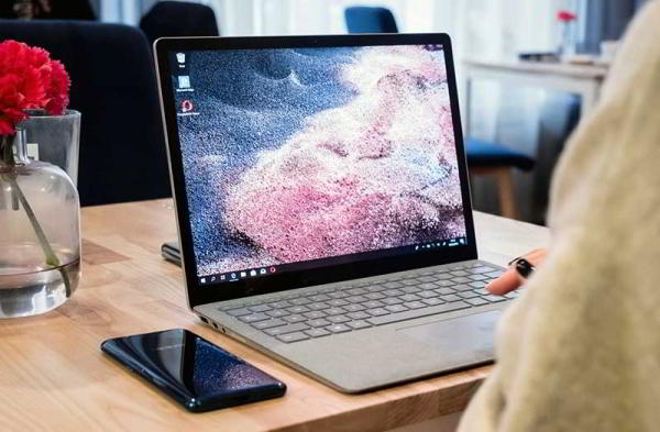 Обзор Microsoft Surface Laptop 2: так должен работать каждый ноутбук с Windows Обзор Microsoft Surface Laptop 2: так должен работать каждый ноутбук с Windows