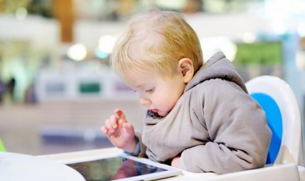 Трехлетний малыш заблокировал отцовский iPad на 48 лет