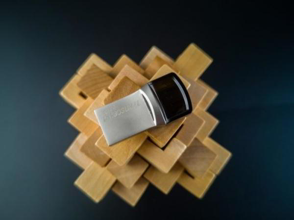 Обзор Transcend JetFlash 890. Самое главное о флешке с USB Type-C Обзор Transcend JetFlash 890. Самое главное о флешке с USB Type-C