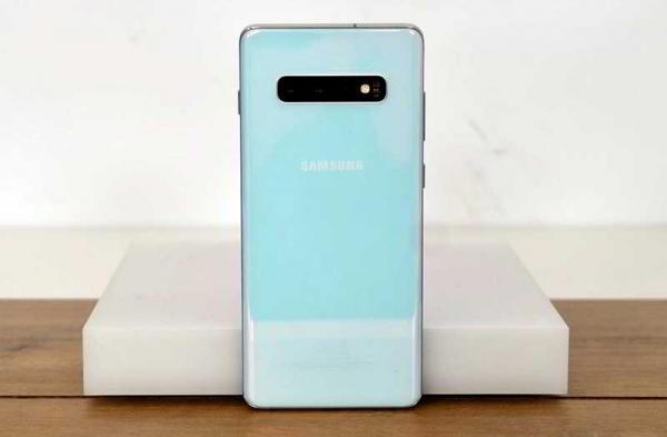 Обзор Samsung Galaxy S10 Plus: универсальный телефон со всем необходимым Обзор Samsung Galaxy S10 Plus: универсальный телефон со всем необходимым