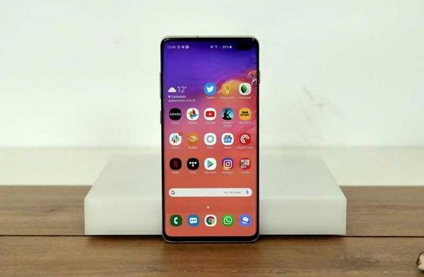 Обзор Samsung Galaxy S10 Plus: универсальный телефон со всем необходимым Обзор Samsung Galaxy S10 Plus: универсальный телефон со всем необходимым