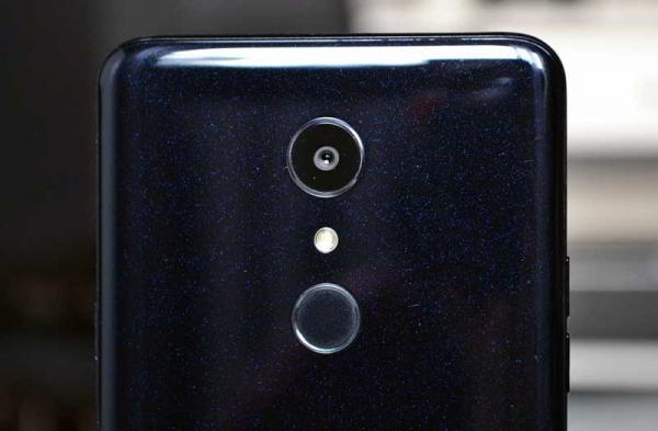 Обзор LG G7 fit: почти флагман за меньшие деньги Обзор LG G7 fit: почти флагман за меньшие деньги