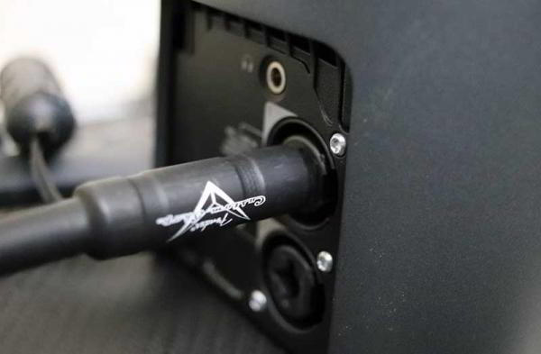 Обзор iZotope Spire Studio портативной студии звукозаписи мультитрекера Обзор iZotope Spire Studio портативной студии звукозаписи мультитрекера