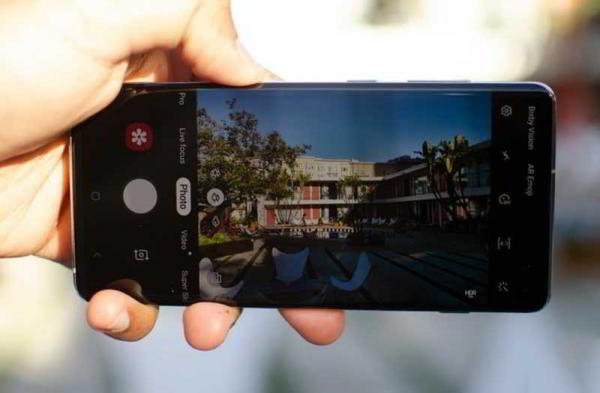 Обзор Samsung Galaxy S10 Plus: универсальный телефон со всем необходимым Обзор Samsung Galaxy S10 Plus: универсальный телефон со всем необходимым