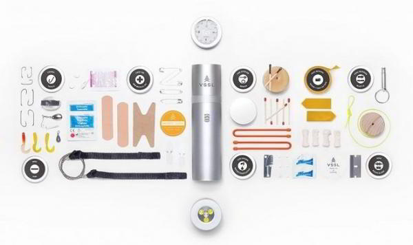 Фонарик VSSL Camp содержит в себе 70 походных предметов Фонарик VSSL Camp содержит в себе 70 походных предметов