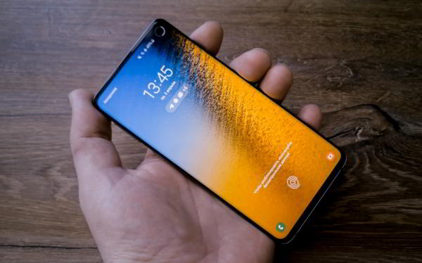 Обзор Samsung Galaxy S10 - юбилейный флагман Обзор Samsung Galaxy S10 - юбилейный флагман