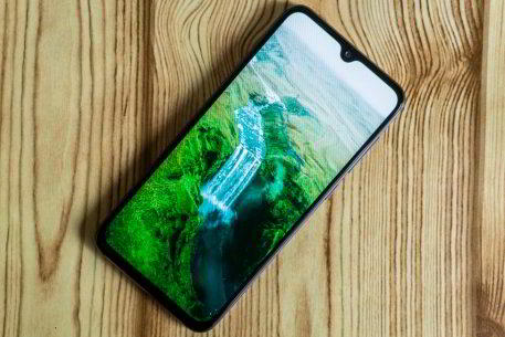 Обзор Xiaomi Mi 9 SE - компактный и немного упрощенный флагман Обзор Xiaomi Mi 9 SE - компактный и немного упрощенный флагман