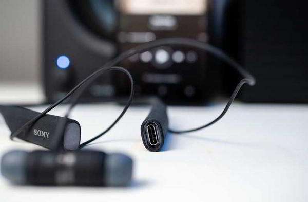 Обзор Sony SBH90C мост между портом и беспроводным будущим Обзор Sony SBH90C мост между портом и беспроводным будущим