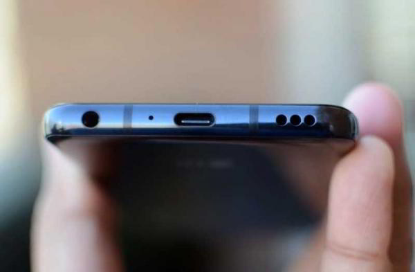 Обзор LG G8 ThinQ: управляй смартфоном как джедай Обзор LG G8 ThinQ: управляй смартфоном как джедай