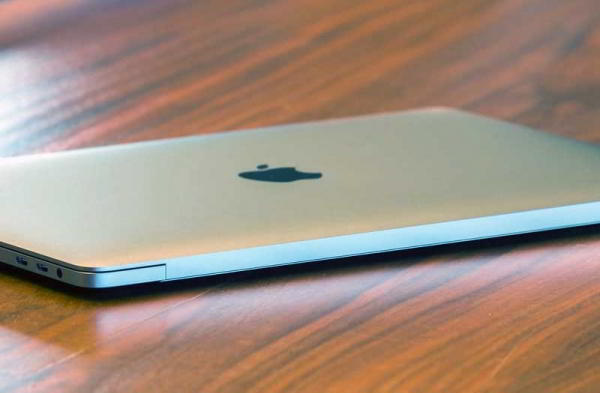 Обзор Apple MacBook Pro 13 с тачбаром — красивого и несовершенного ноутбука Обзор Apple MacBook Pro 13 с тачбаром — красивого и несовершенного ноутбука