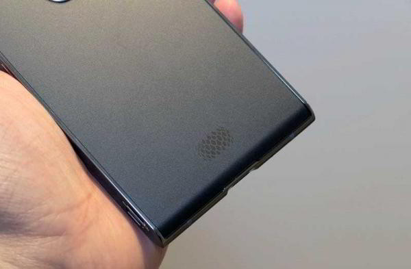 Обзор Sirin Labs Finney: смартфон как дверь в мир криптовалют Обзор Sirin Labs Finney: смартфон как дверь в мир криптовалют