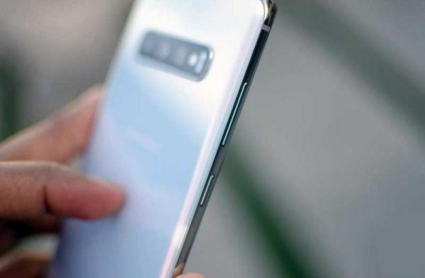 Обзор Samsung Galaxy S10 Plus: универсальный телефон со всем необходимым Обзор Samsung Galaxy S10 Plus: универсальный телефон со всем необходимым