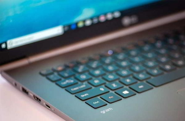 Обзор LG Gram 17: большой и портативный ноутбук для бизнеса Обзор LG Gram 17: большой и портативный ноутбук для бизнеса