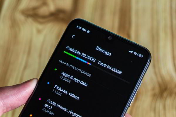 Обзор Xiaomi Mi 9 SE - компактный и немного упрощенный флагман Обзор Xiaomi Mi 9 SE - компактный и немного упрощенный флагман