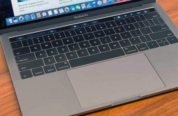 Обзор Apple MacBook Pro 13 с тачбаром — красивого и несовершенного ноутбука Обзор Apple MacBook Pro 13 с тачбаром — красивого и несовершенного ноутбука