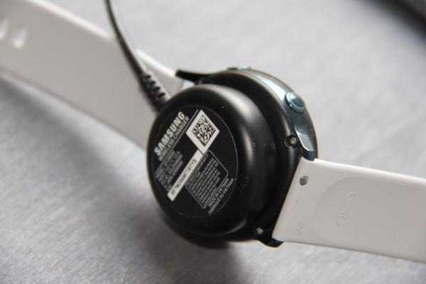 Обзор Samsung Galaxy Watch Active: универсальный солдат Обзор Samsung Galaxy Watch Active: универсальный солдат