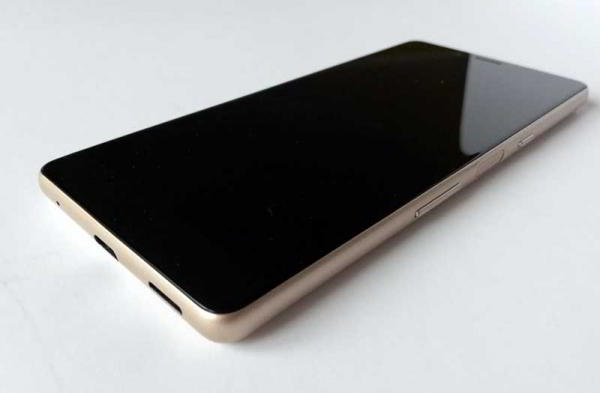 Обзор Sony Xperia L3: бюджетного и неоднозначного смартфона Обзор Sony Xperia L3: бюджетного и неоднозначного смартфона