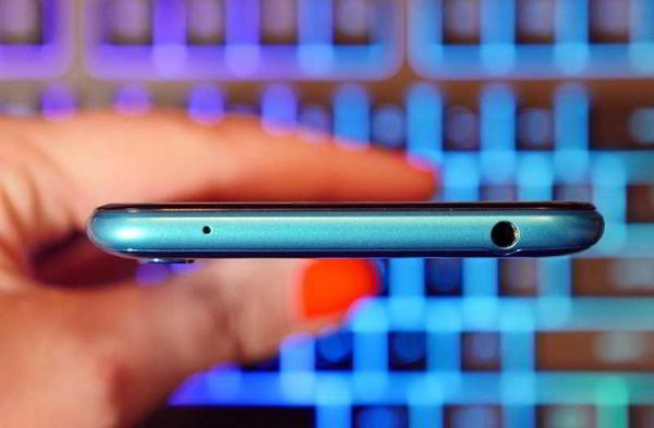 Обзор Huawei Y7 2019 (Enjoy 9, Y7 Pro): бюджетного смартфона с премиум дизайном Обзор Huawei Y7 2019 (Enjoy 9, Y7 Pro): бюджетного смартфона с премиум дизайном