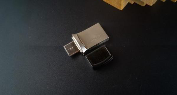 Обзор Transcend JetFlash 890. Самое главное о флешке с USB Type-C Обзор Transcend JetFlash 890. Самое главное о флешке с USB Type-C