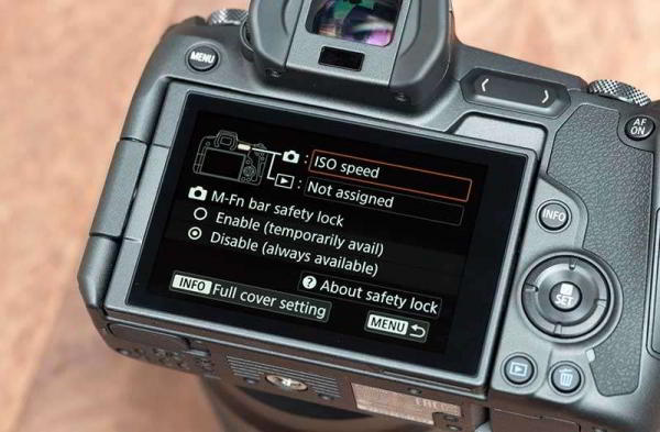 Первый обзор Canon EOS R: полнокадровой беззеркальной камеры Первый обзор Canon EOS R: полнокадровой беззеркальной камеры