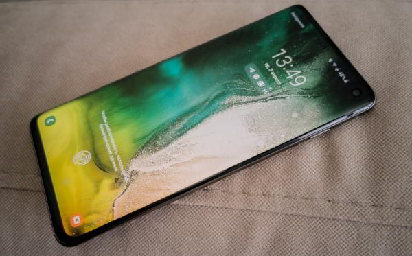 Обзор Samsung Galaxy S10 - юбилейный флагман Обзор Samsung Galaxy S10 - юбилейный флагман