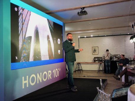 Новый смартфон Honor 10i представлен в России Новый смартфон Honor 10i представлен в России