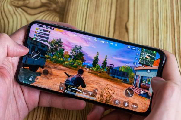 Обзор Xiaomi Mi 9 SE - компактный и немного упрощенный флагман Обзор Xiaomi Mi 9 SE - компактный и немного упрощенный флагман