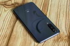 Обзор Xiaomi Mi 9 SE - компактный и немного упрощенный флагман Обзор Xiaomi Mi 9 SE - компактный и немного упрощенный флагман