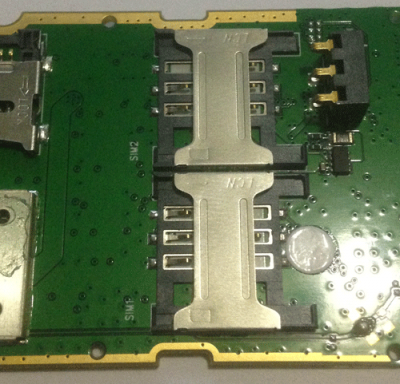 Как вытащить универсальную (обрезанную) симку, если она застряла Как вытащить универсальную (обрезанную) симку, если она застряла