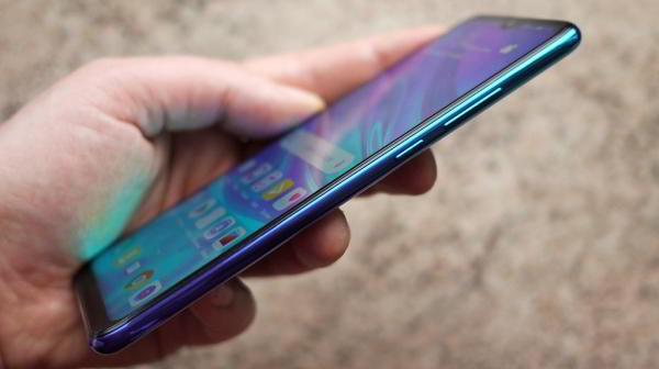 Обзор смартфона Huawei P smart 2019: бюджетник на все руки Обзор смартфона Huawei P smart 2019: бюджетник на все руки