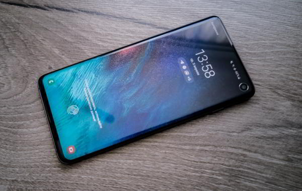 Обзор Samsung Galaxy S10 - юбилейный флагман Обзор Samsung Galaxy S10 - юбилейный флагман