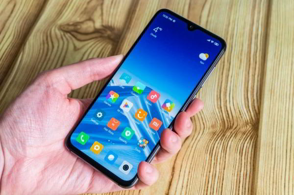 Обзор Xiaomi Mi 9 SE - компактный и немного упрощенный флагман Обзор Xiaomi Mi 9 SE - компактный и немного упрощенный флагман