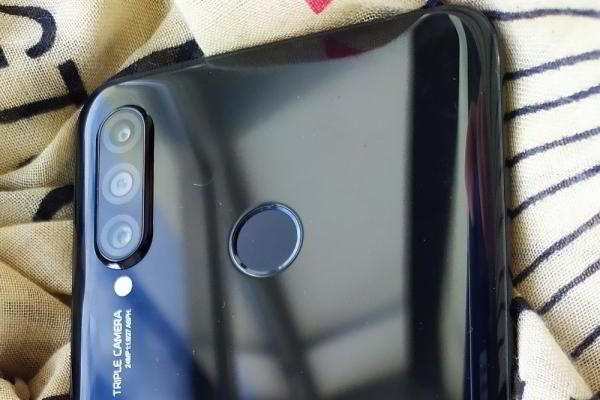 Обзор Huawei P30 Lite: бюджетный вариант флагмана Обзор Huawei P30 Lite: бюджетный вариант флагмана