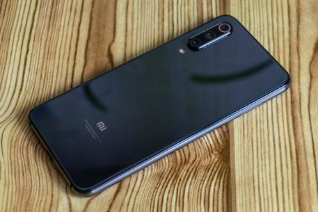 Обзор Xiaomi Mi 9 SE - компактный и немного упрощенный флагман Обзор Xiaomi Mi 9 SE - компактный и немного упрощенный флагман