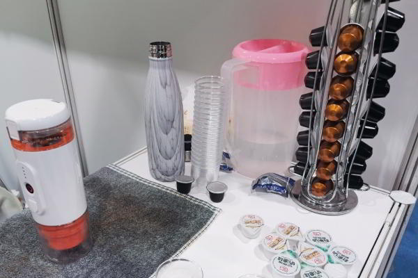 Здесь покупают то, что вы купите завтра Здесь покупают то, что вы купите завтра